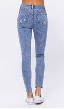 Load image into Gallery viewer, Judy Blue High Rise Acid Washed Distressed Hem Skinny Jeans
