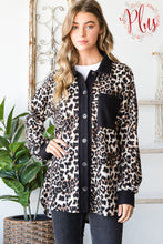 Load image into Gallery viewer, SOLID AND AINMAL LEOPARD PRINT SHACKET
