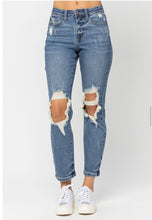 Load image into Gallery viewer, Judy Blue High Rise Distressed Boyfriend Fit Jeans
