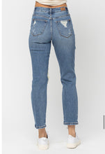 Load image into Gallery viewer, Judy Blue High Rise Distressed Boyfriend Fit Jeans
